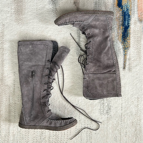 UGG Gray Lace Up Boots with Suede Finish - Picture 2 of 7